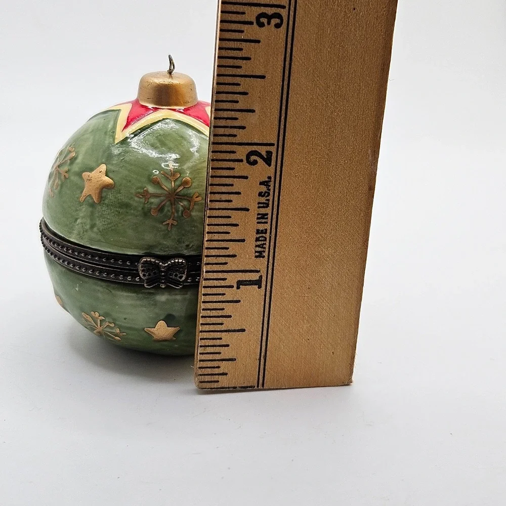 VTG Christmas Ornament Trinket Box Green Gold Stars Snowflakes Hinged Ceramic
